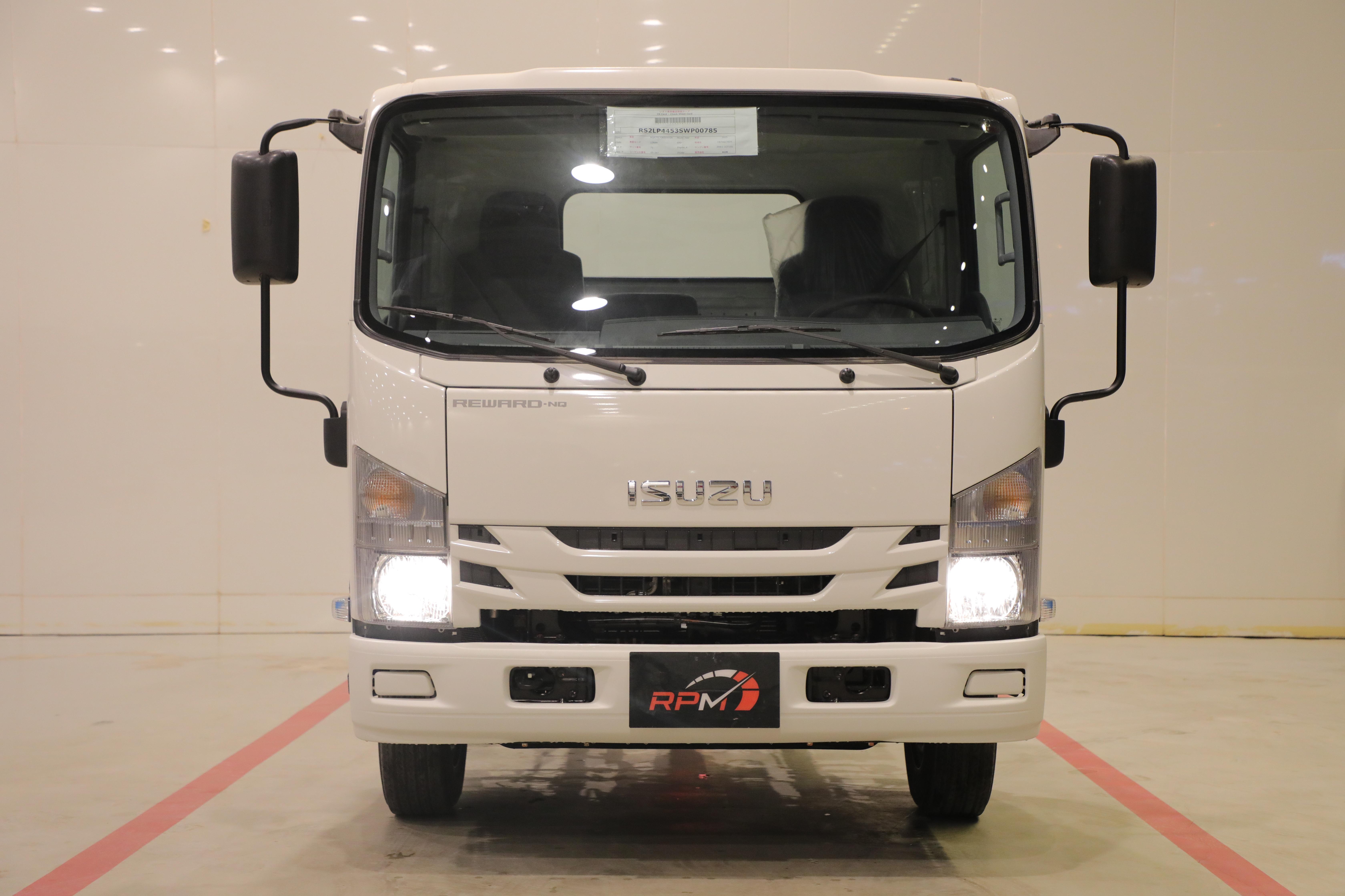 ايسوزو دينا 2025